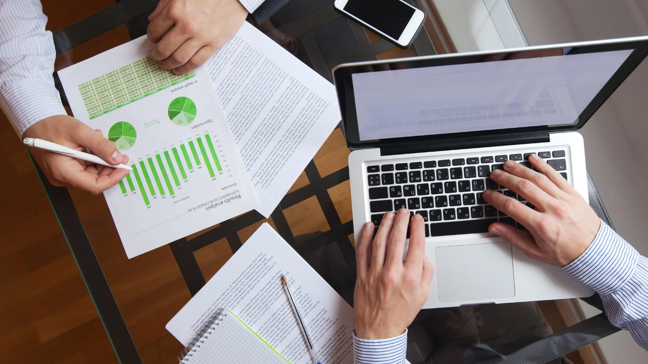 6,6% от заетите лица в ЕС работят 49 часа седмично