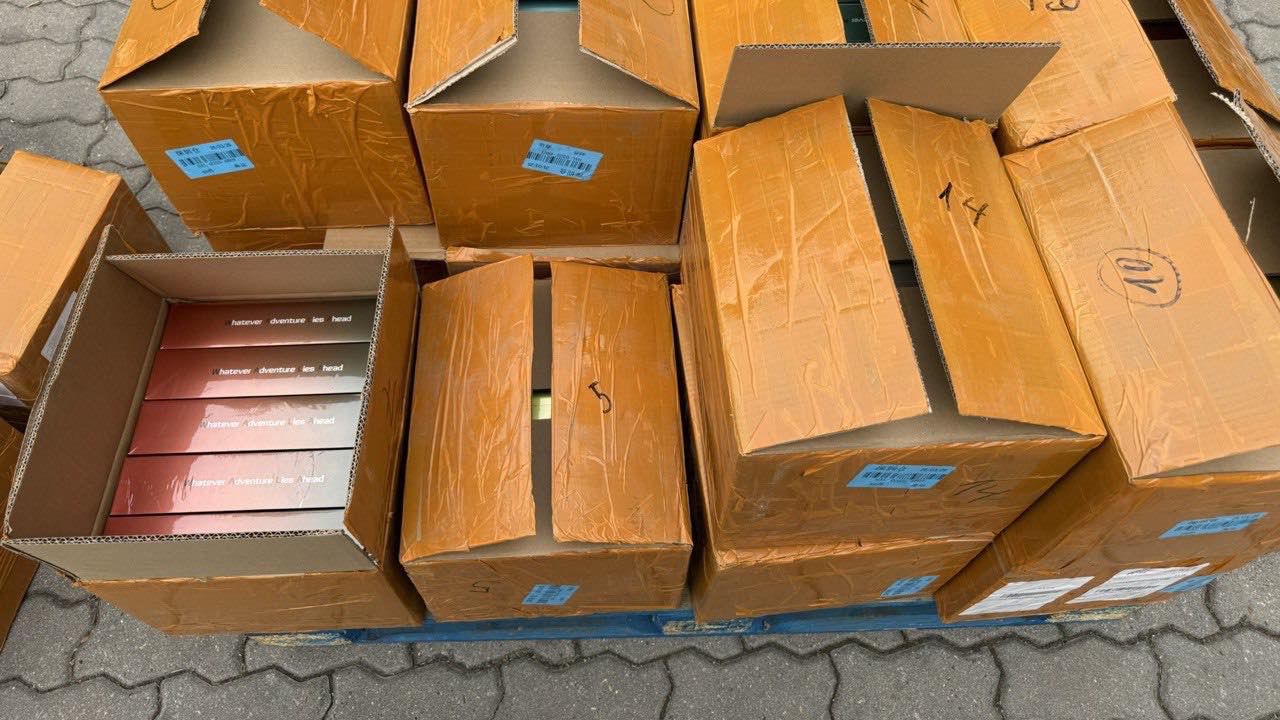 Голямо количество нелегални електронни цигари задържаха митничари