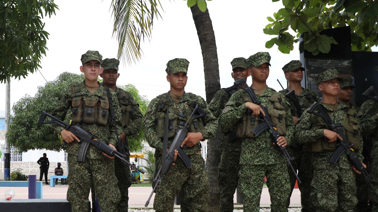 Венецуела започна да обучава цивилни за борба със САЩ в случай на нападение