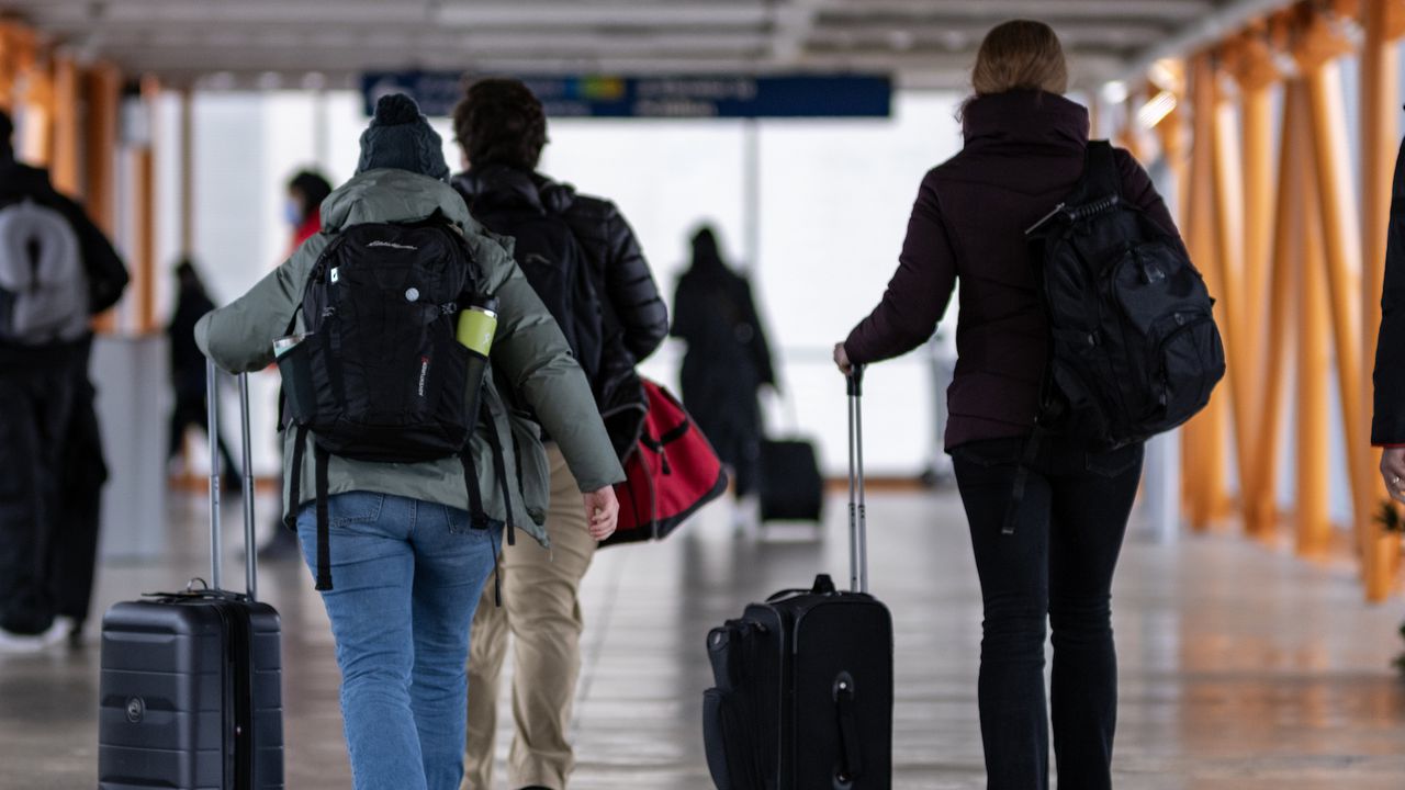 Летище Брюксел възнамерява да отмени половината от планираните за утре полети