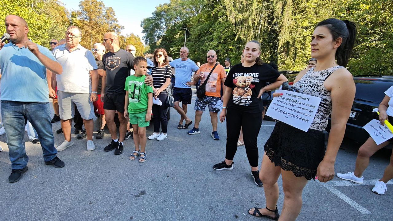 Жители на Плевен провеждат поредно протестно автошествие срещу безводието, предаде