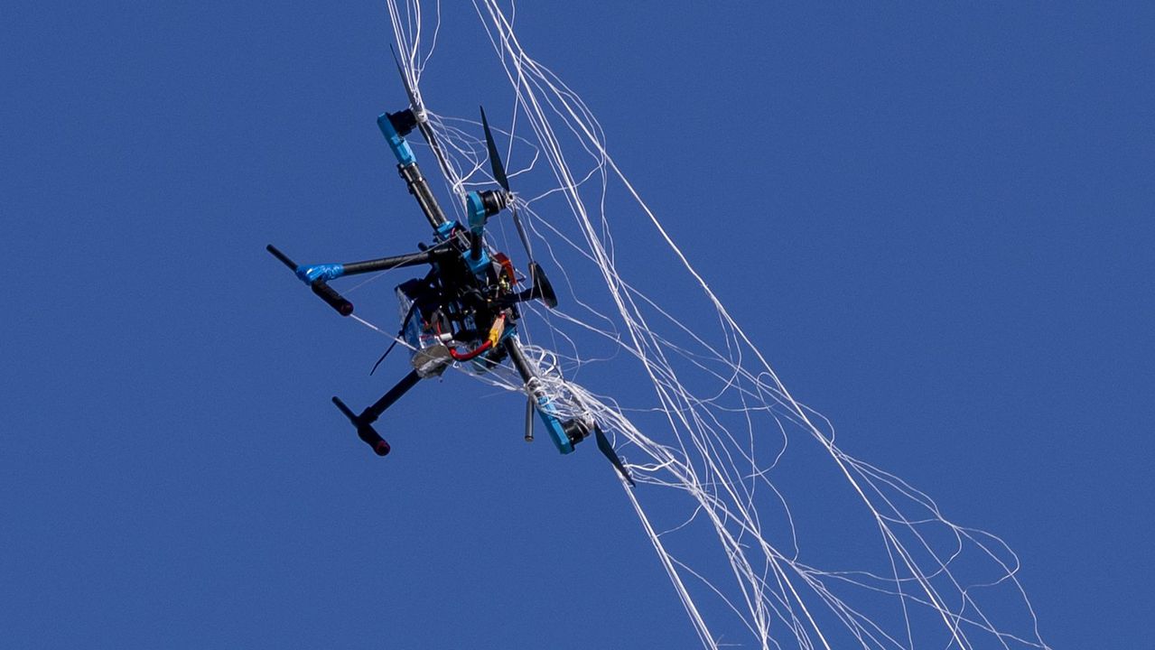 Очевидци заявиха, че са чули шум от дронове над централните