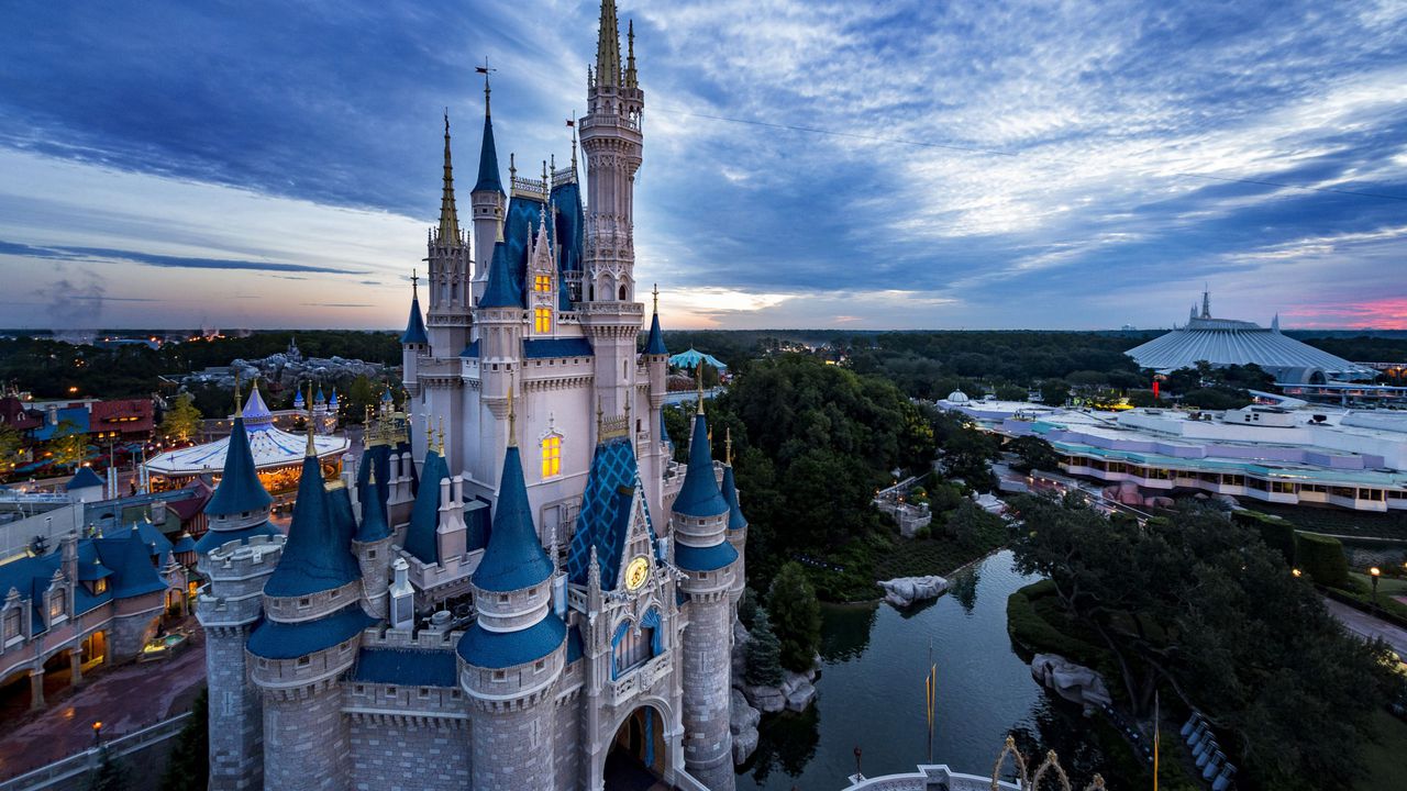 Семейство Радфорд има 22 деца и 11 внуци. Повечето от