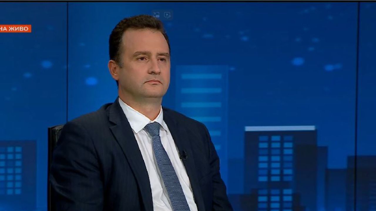 Той уточни, че г-н Маняхин е останал в борда на