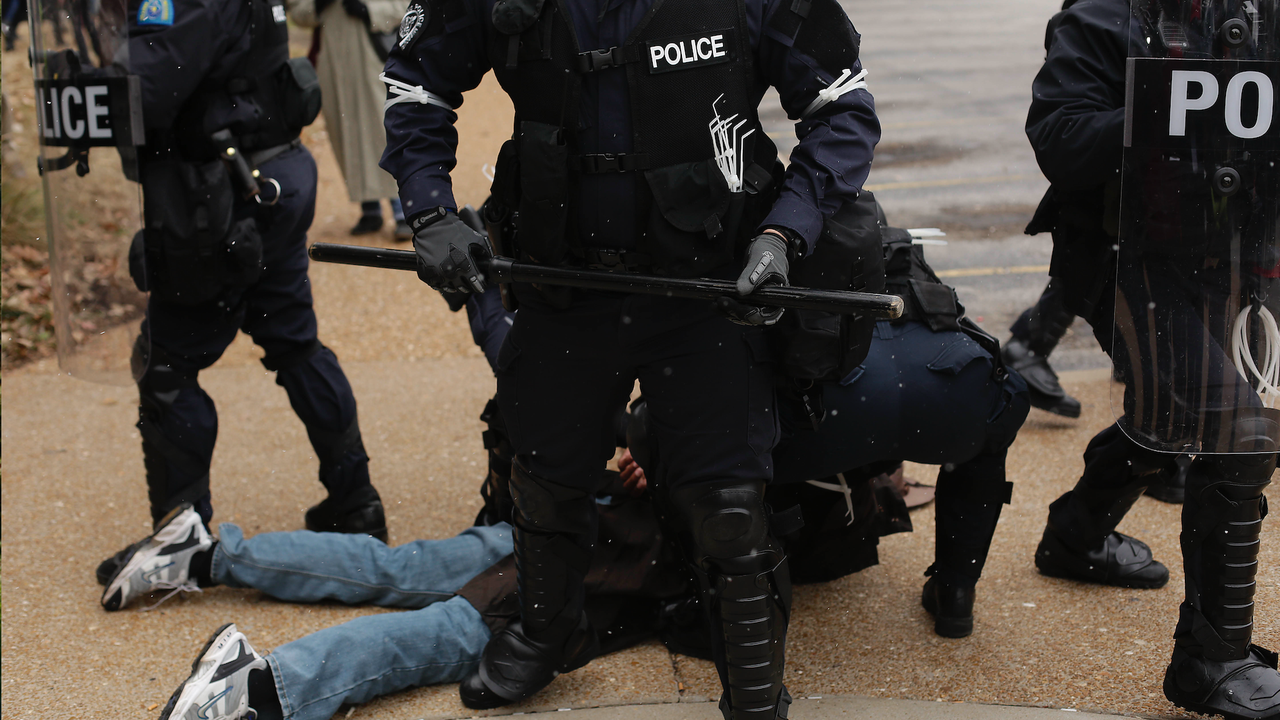 Мъж беше застрелян на летището в Сейнт Луис, след като