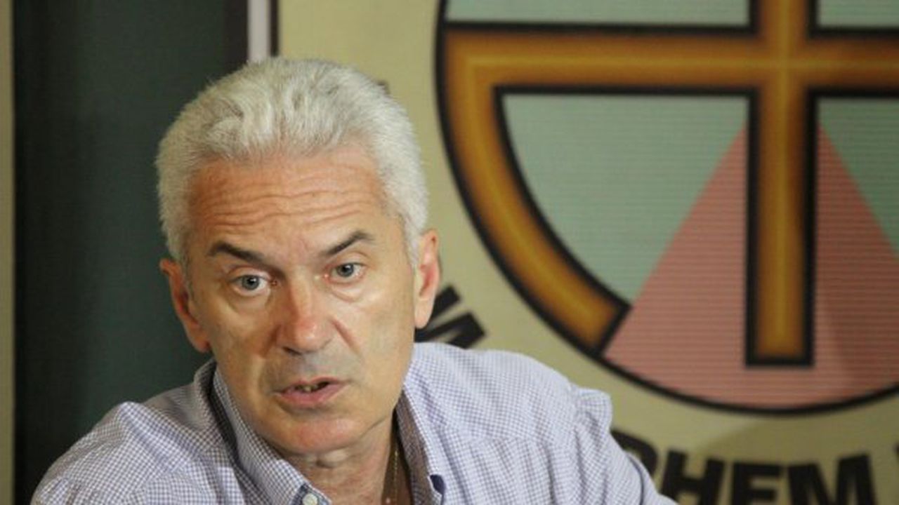 Сидеров: ДКЕВР да регулира и цените на горивата