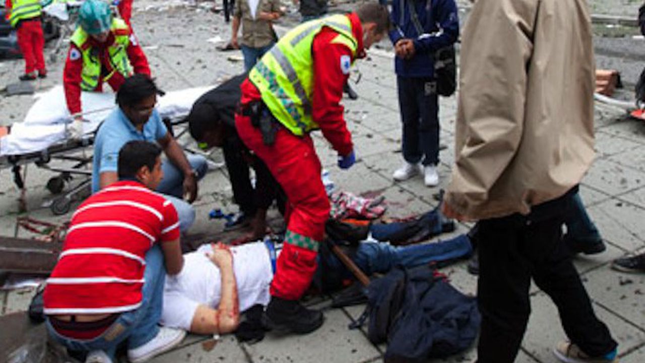 Маскиран като полицай разстреля 10 души в младежки лагер край Осло