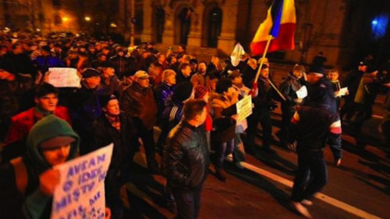 Полицията в Румъния използва сълзотворен газ срещу демонстранти