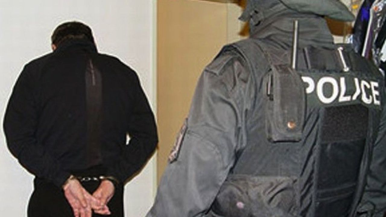 Закопчаха двама братя букмейкъри на черно тото