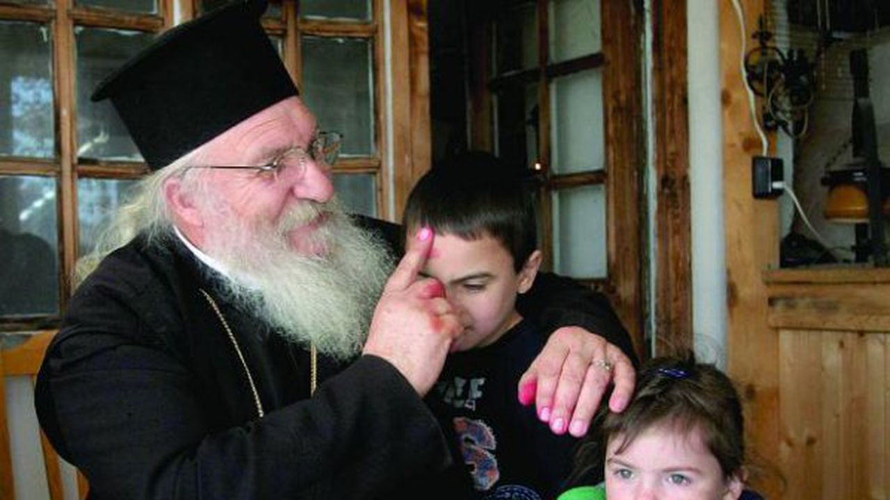 Монахиня менте събира пари за дома на отец Иван в Нови хан