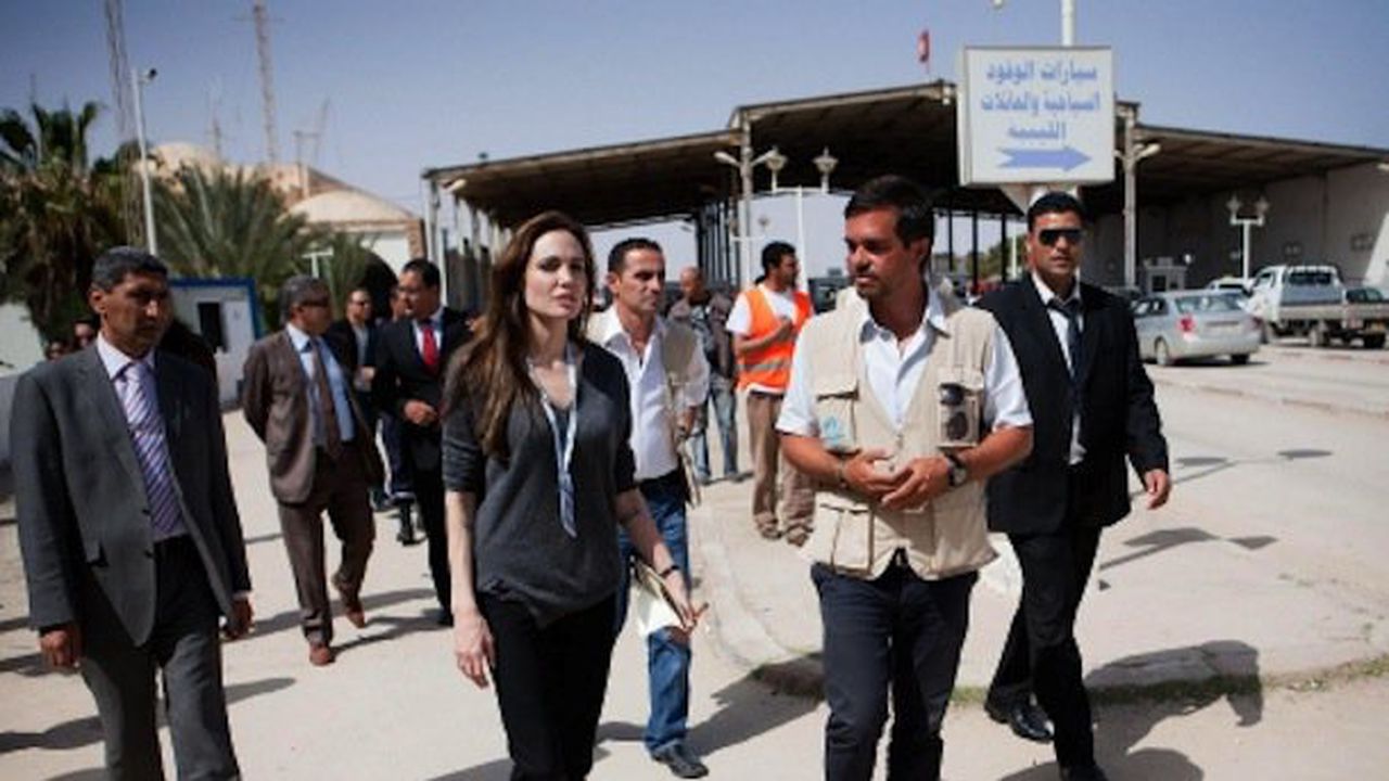 Джоли на нова "бежанска" мисия - на о. Лампедуза