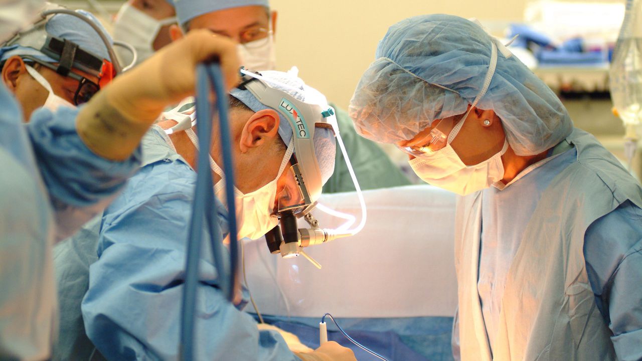 Отстраниха огромен тумор от сърце