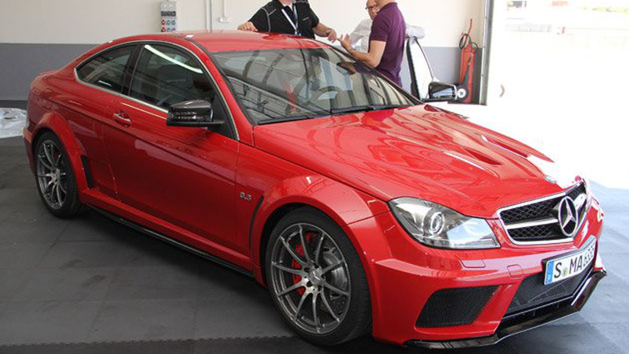 Mercedes представи C63 AMG Black Series Coupe