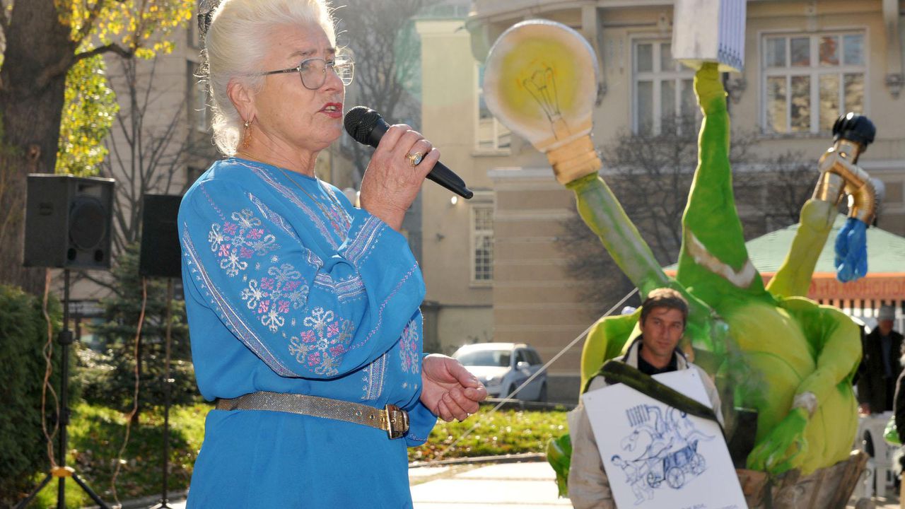 Янка Рупкина срещу в. "Контра"