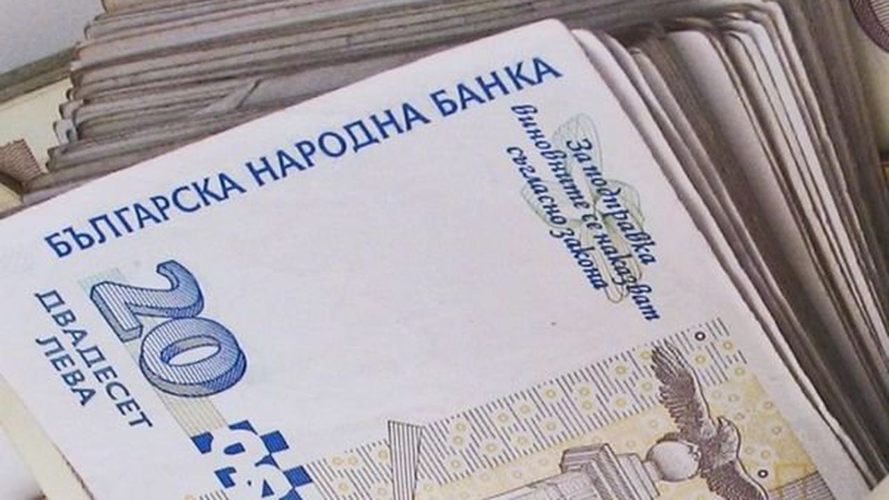 Все повече работодатели пестят средства за осигуровки