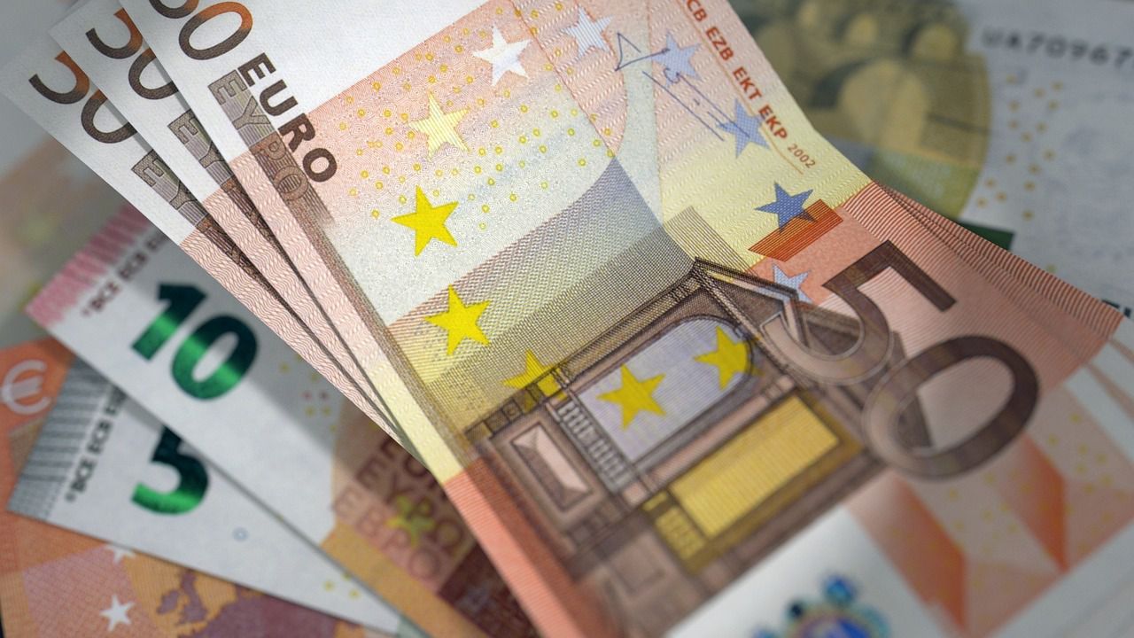 Еврото остава над 1,13 долара в междубанковата търговия