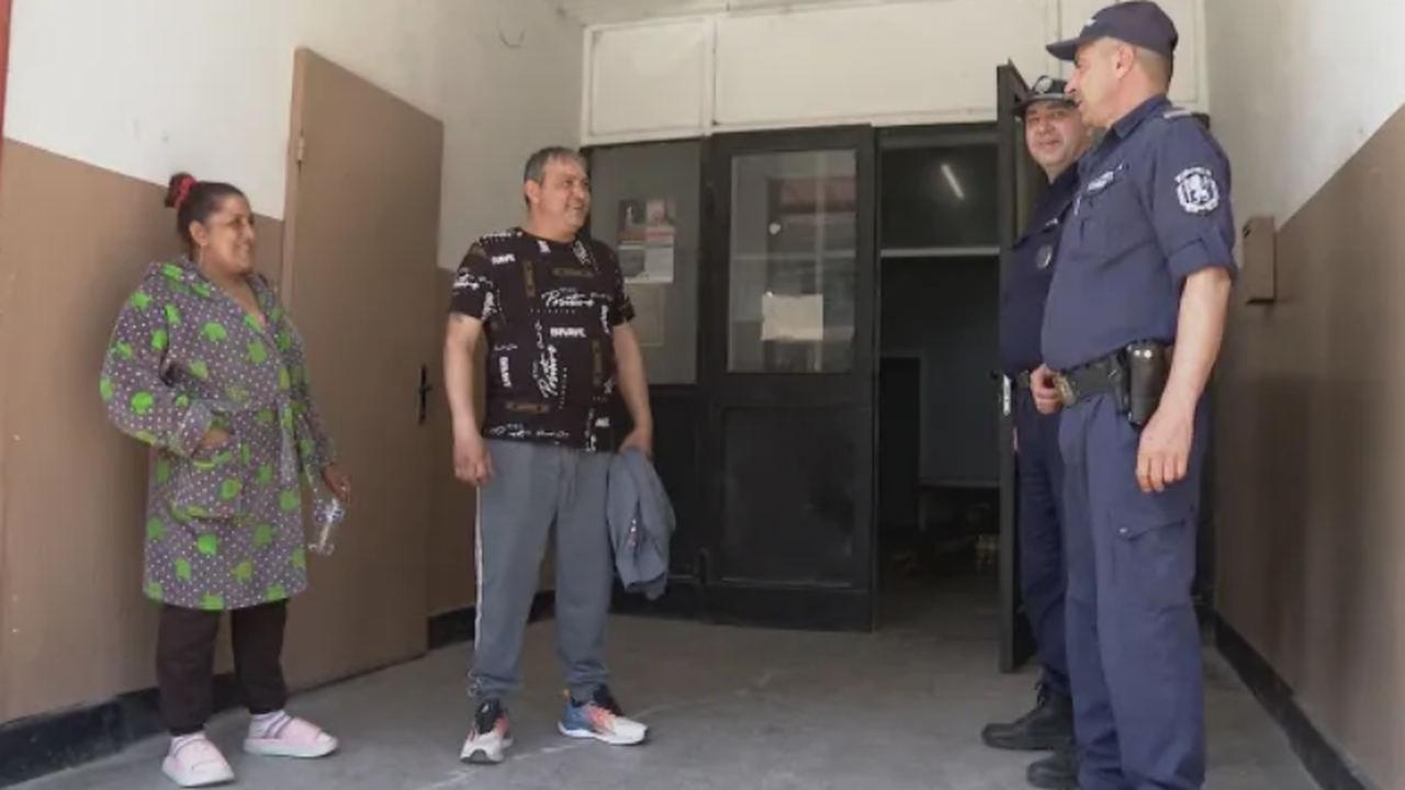 Семейство от сливенския квартал "Надежда" намери пари и вещи, предаде ги в полицията
