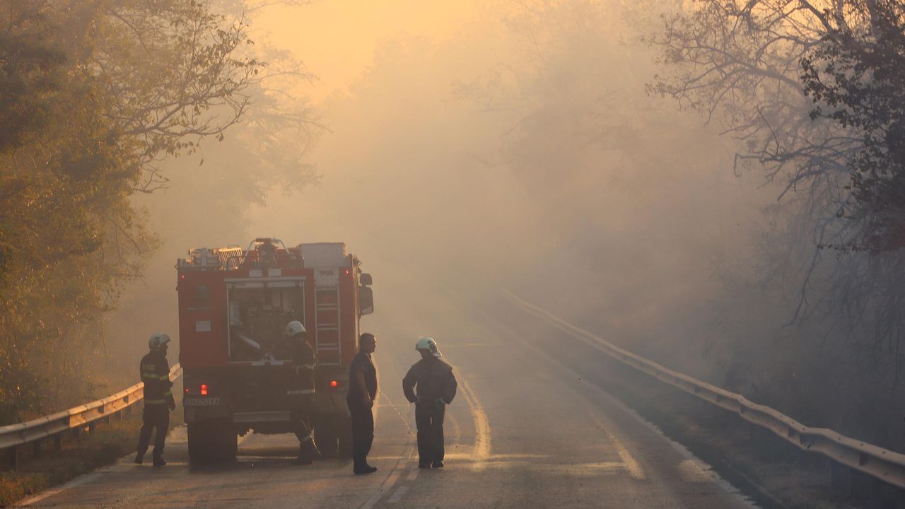 Във връзка с усложнената пожарна обстановка, трафикът от обаждания към
