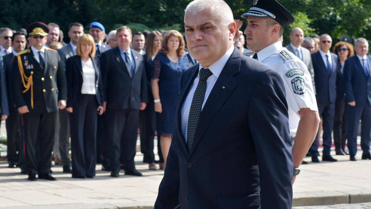 Валентин Радев: За МВР трудно се намират подходящи кадри, поне грамотни