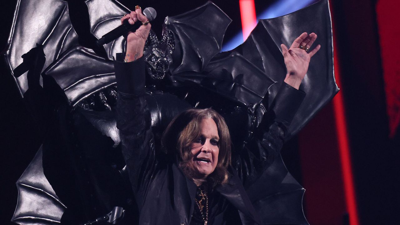 „Боговете не умират“: Вълна от съболезнования след смъртта на Ози Озбърн