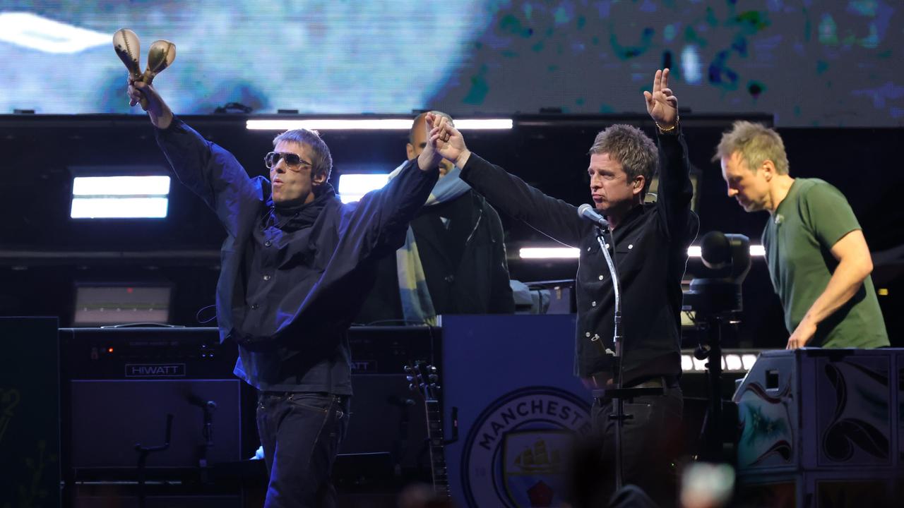 Oasis изпревариха легендарните The Beatles в класацията за най-продаваните албуми