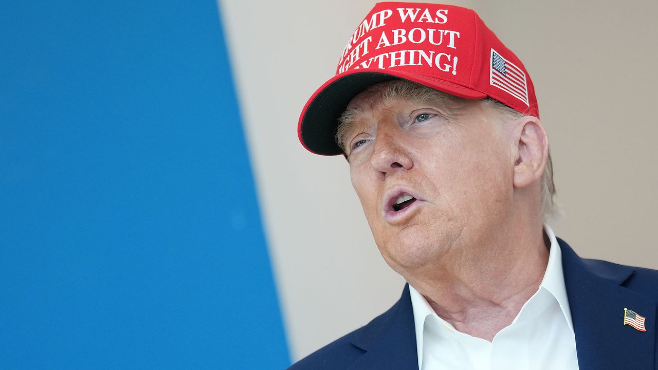 Доналд Тръмп: Не знаех за операцията на ФБР в дома на Джон Болтън