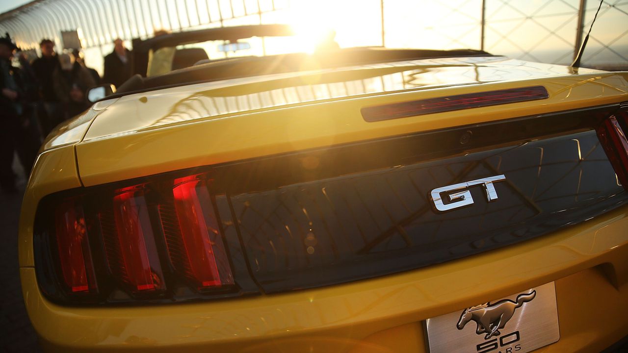 След нова прищявка на Тръмп: Белият дом нареди да бъдат закупени спортни коли