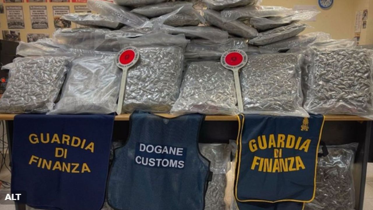 Голям удар: Заловиха българин за трафик на голямо количество марихуана в Италия