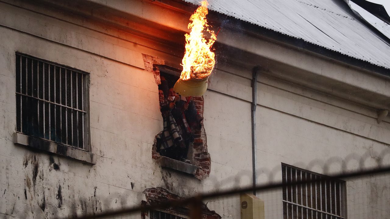 Бунт в затвор в южната част на Еквадор, предизвикан от