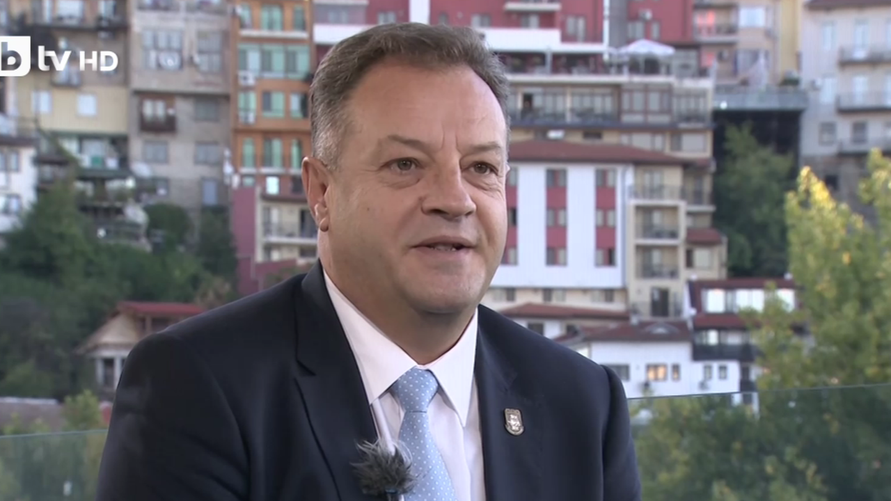 През 1908 г., когато княз Фердинанд изрича манифеста във .