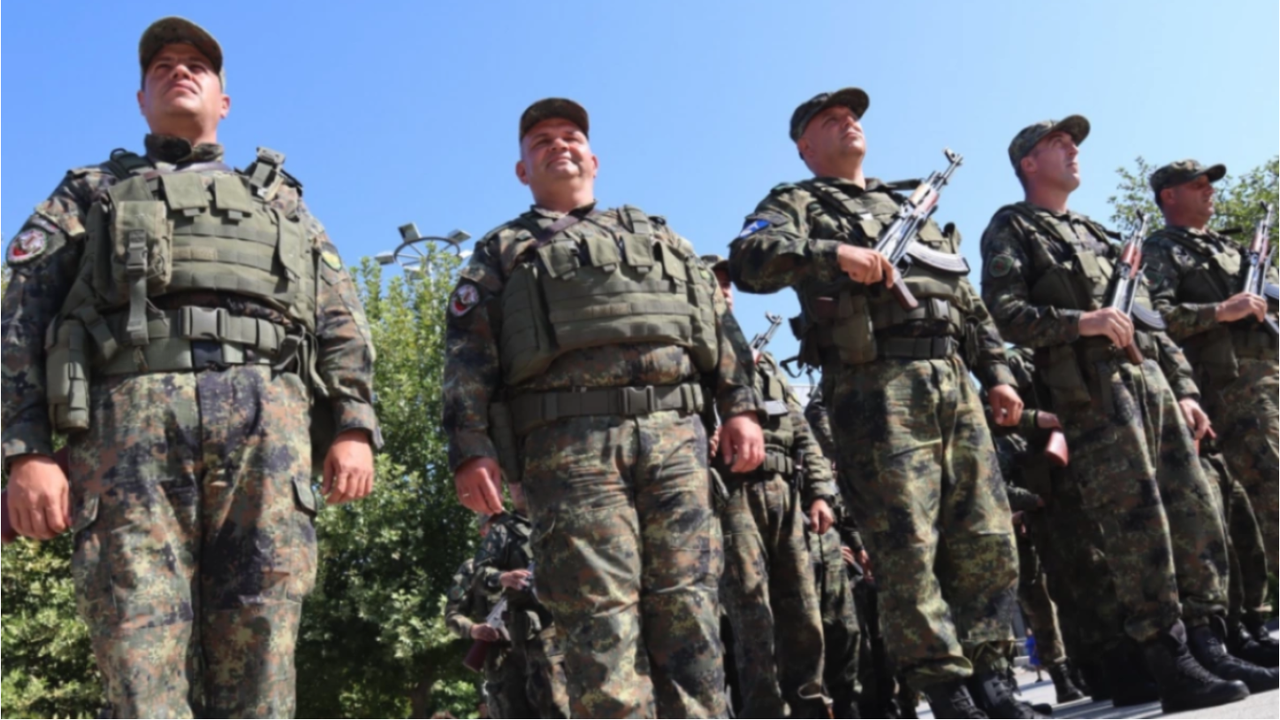 Пределната възраст на военнослужещите, неупражнили право на пенсия, да се увеличи с две години, реши комисията по отбрана