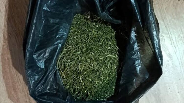 Това съобщиха от пресцентъра на полицията. Наркотиците са намерени при