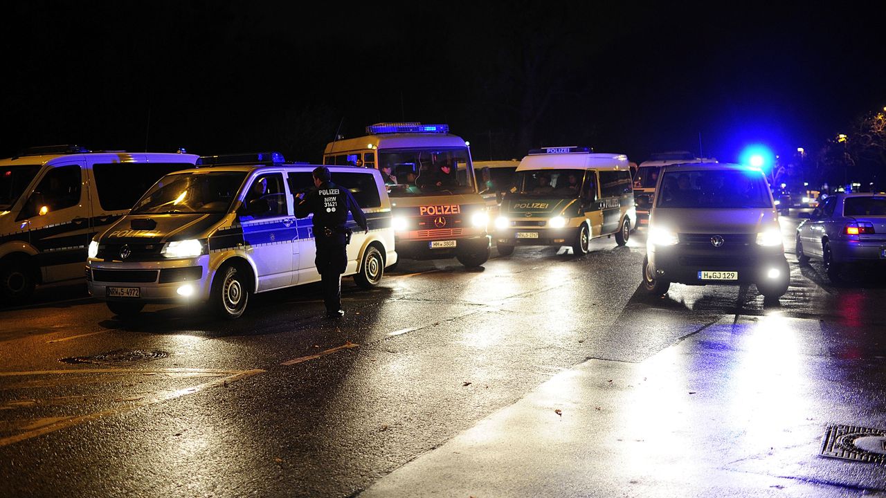 Стрелба между две групировки в Хановер остави много ранени, съобщава