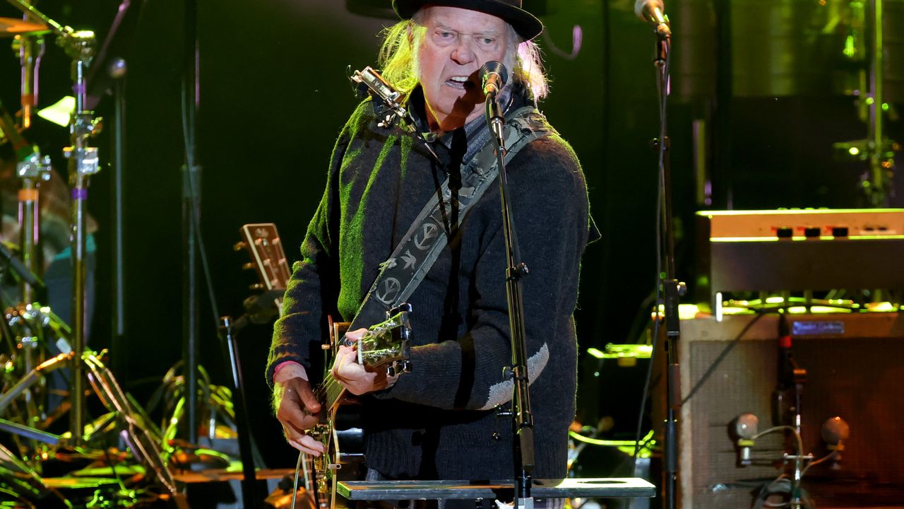 Не всяка велика песен започва с велики начални строфи, но