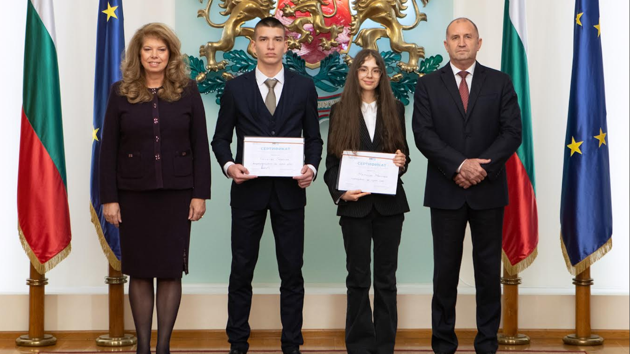 Румен Радев: Гласът на младите хора достига до президентската институция