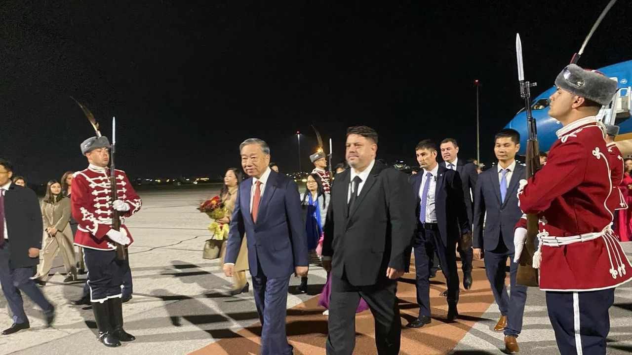 То Лам и водената от него делегация са на официално