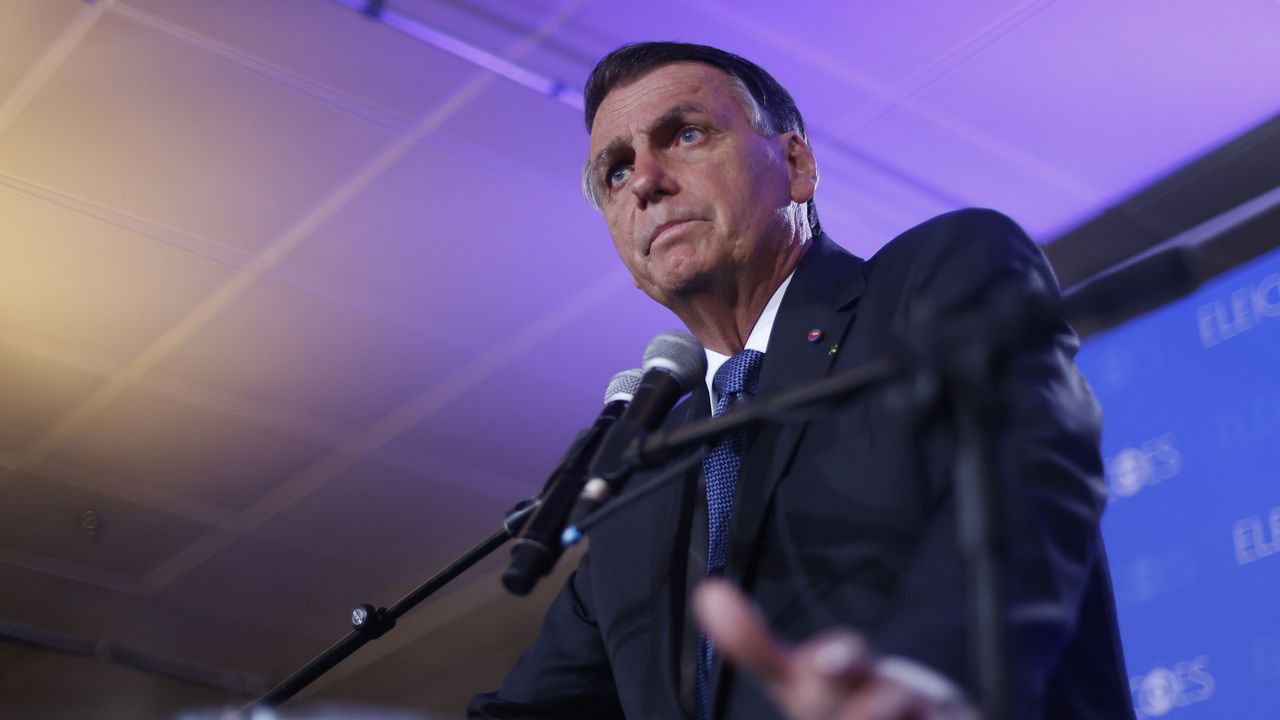 Адвокат Селсо Виларди не посочи причина за задържането. Представител на