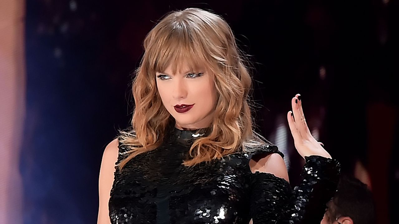 Албумът на певицата Тейлър Суифт The Life of a Showgirl