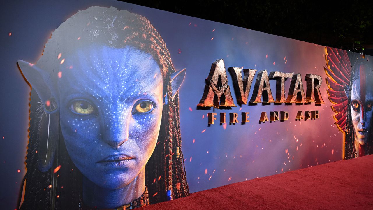 Следва го Прислужницата“ на Пол Фейг с 19 млн. долара