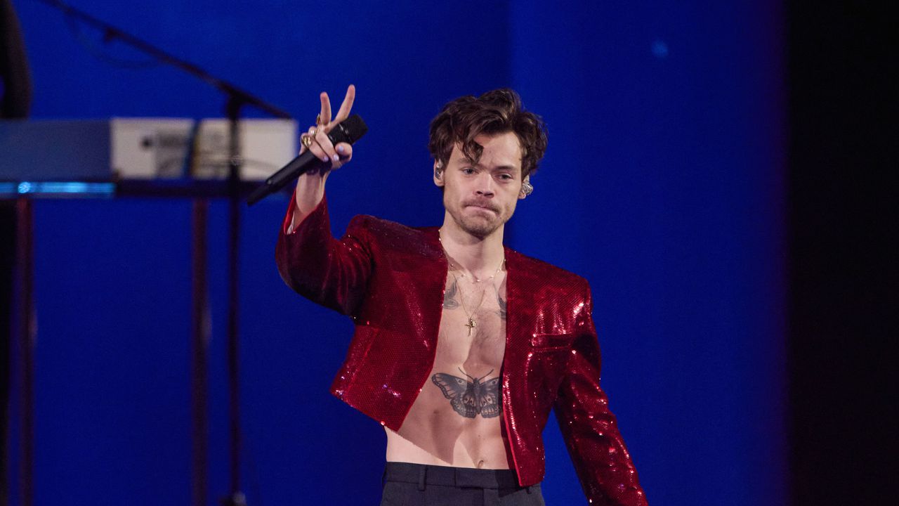 Бившият член на групата Уан дайрекшън“ Хари Стайлс обяви първото