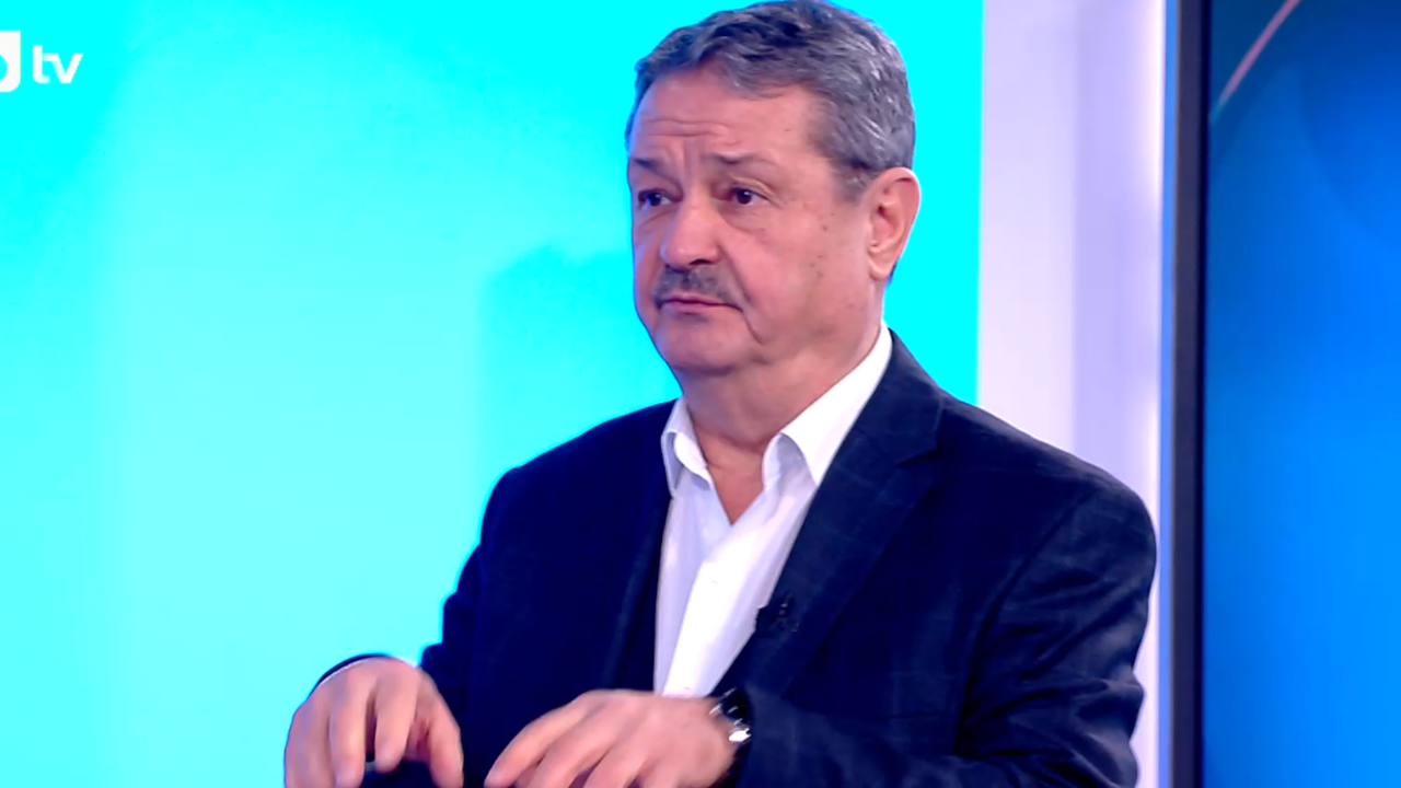 И призова да внимаваме с черния лед по пътищата. Седмицата,