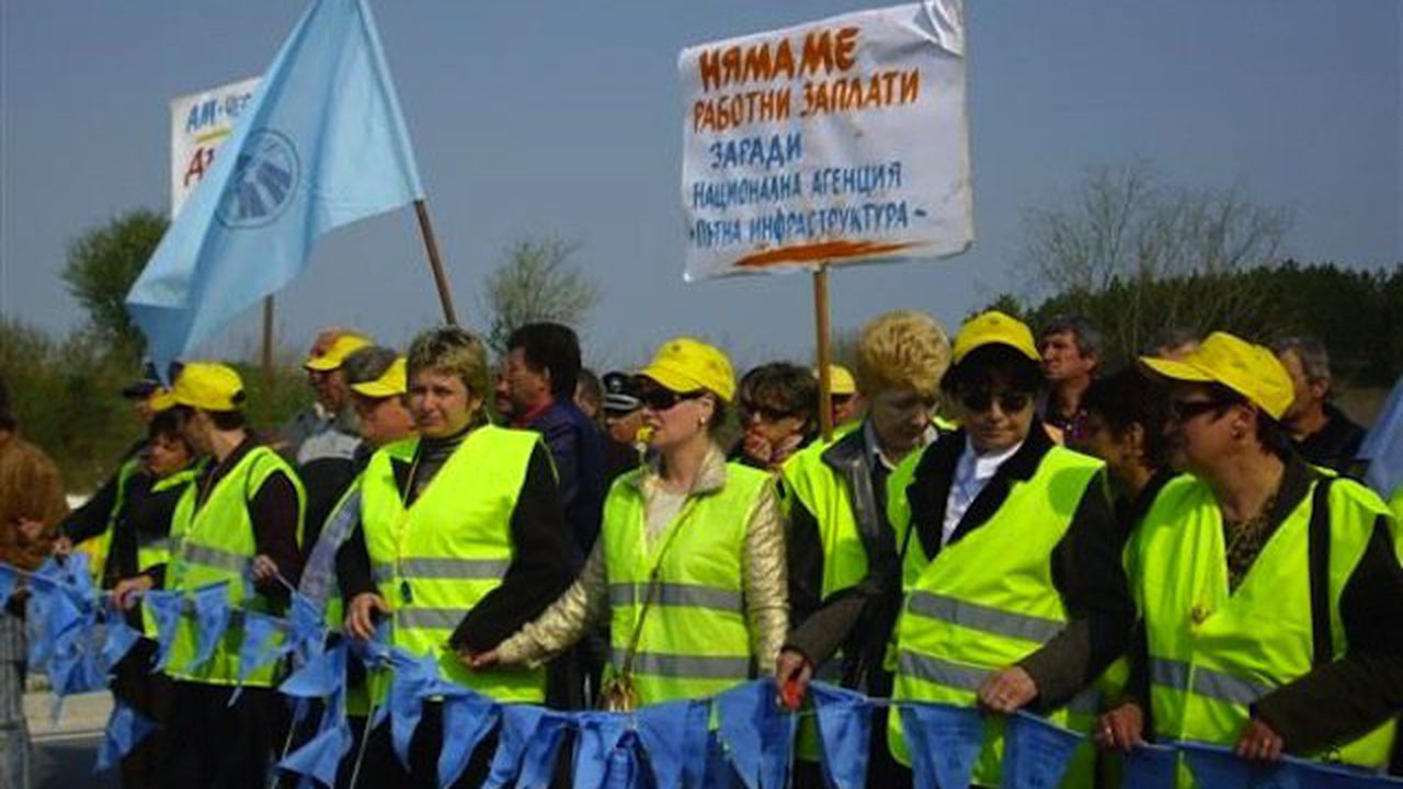 400 работници от "Автомагистрали-Черно море" излязоха на протест