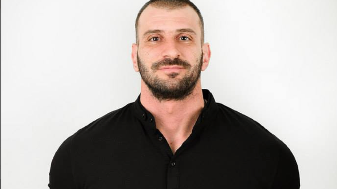 Емо Каменов: Преследват ме меркантилни жени