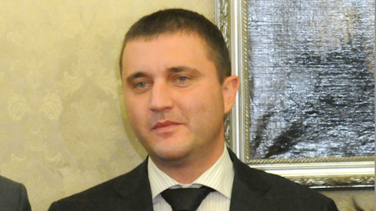 Горанов: Започнахме разговори за смяна на лева с евро