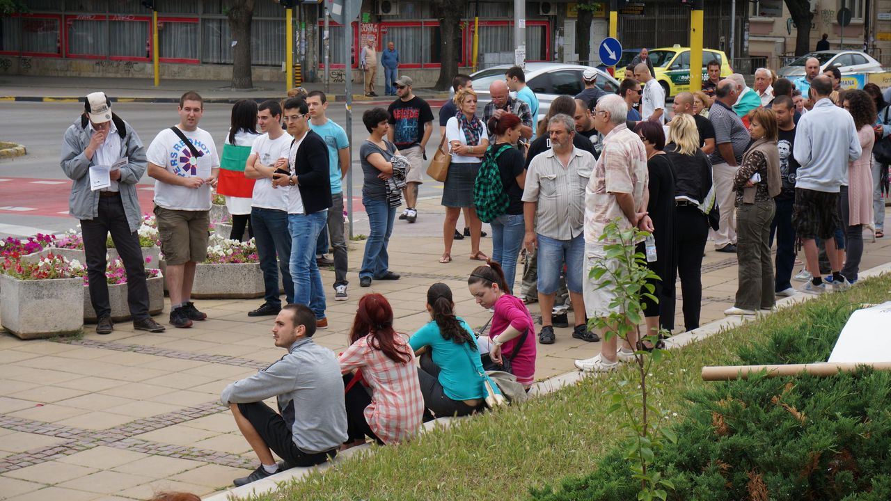 Протестиращите във Варна блокираха бул. "Мария Луиза" (галерия)