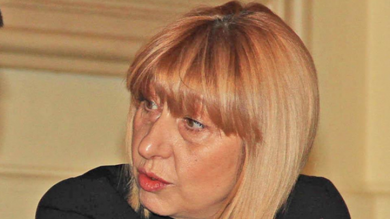 Клисарова: Заплатите на учителите ще се повишат от септември