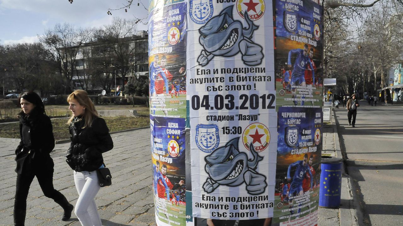 Глобиха старозагорец за разлепване на афиши