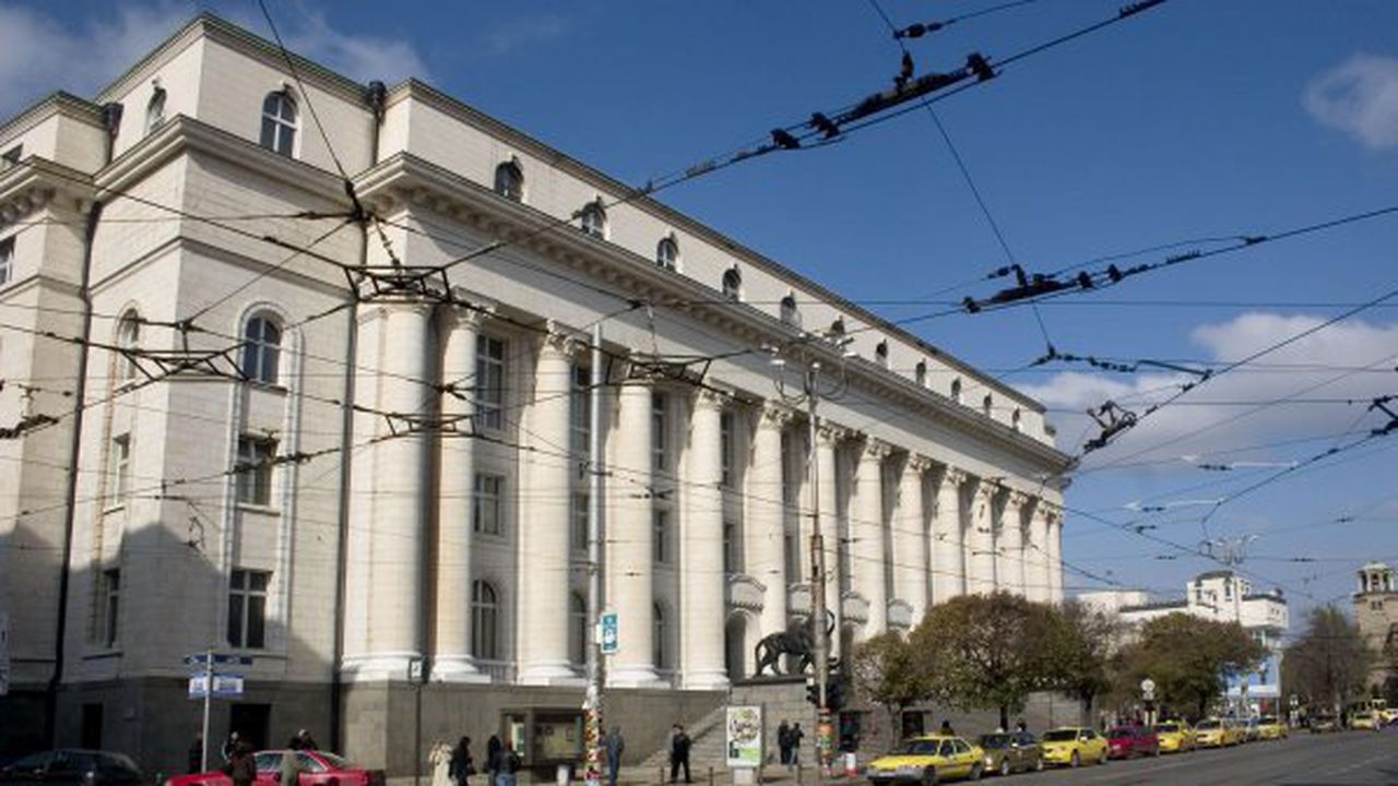 Бомба изпразни Съдебната палата в София (обновена)