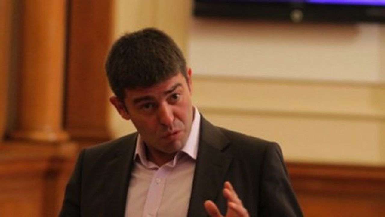 Страхил Ангелов: Явно Станишев участва в реденето на листите