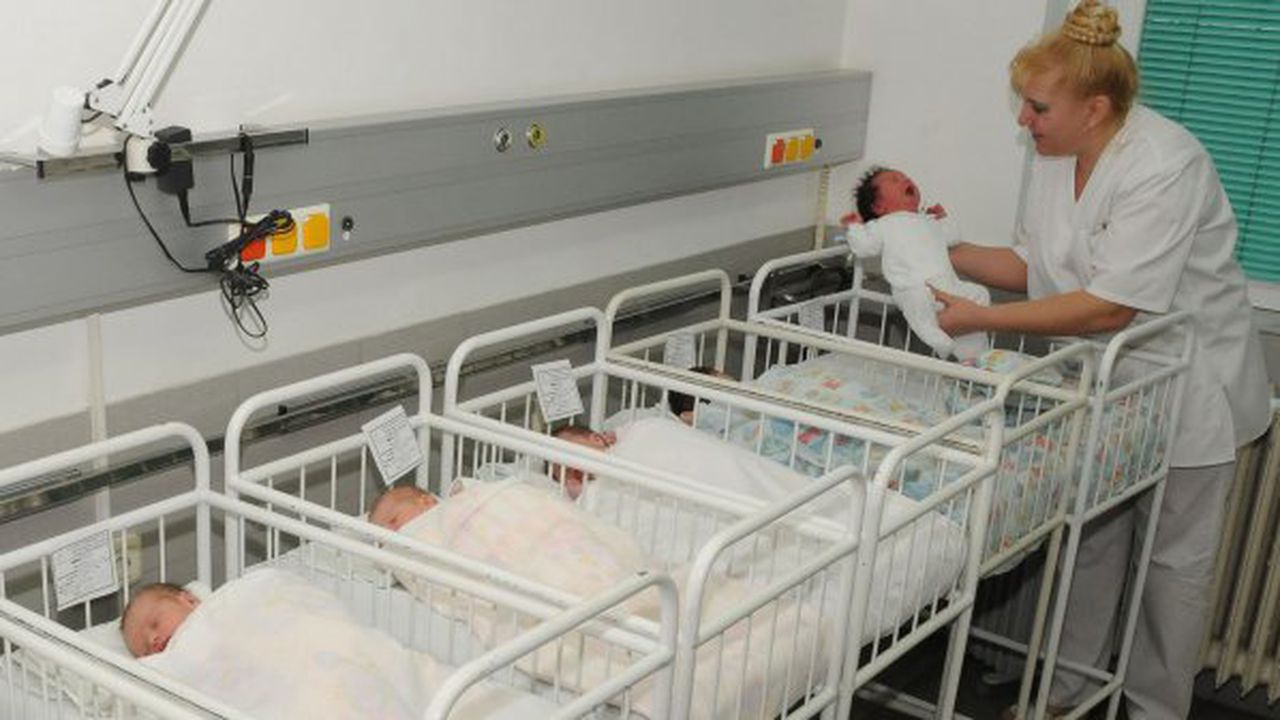 Непълнолетните родилки в Сливен през 2014 година са общо 185